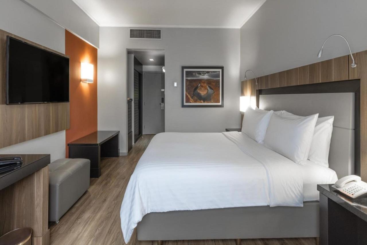 Marriott Sao Paulo Airport Hotel Guarulhos Exterior photo A room at the hotel
