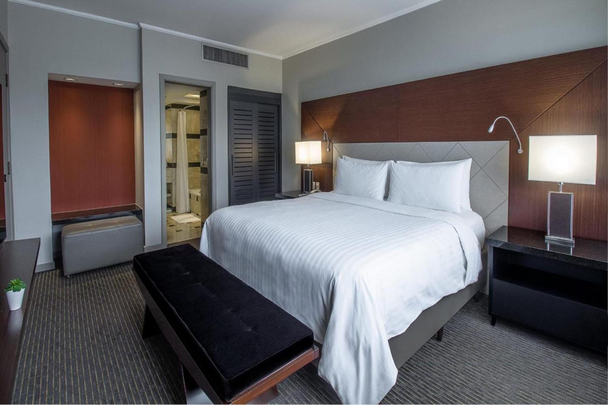 Marriott Sao Paulo Airport Hotel Guarulhos Exterior photo A bedroom at the Four Seasons Hotel