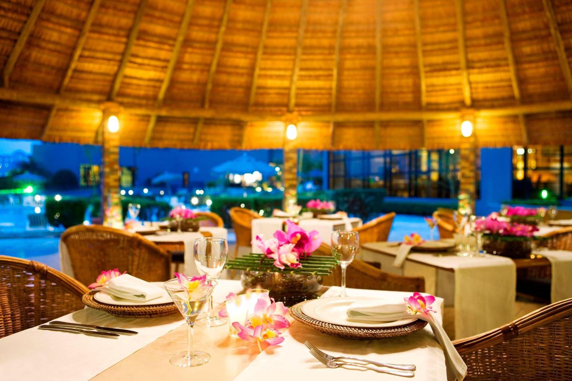 Marriott Sao Paulo Airport Hotel Guarulhos Exterior photo The restaurant at the Royal Island Resort & Spa